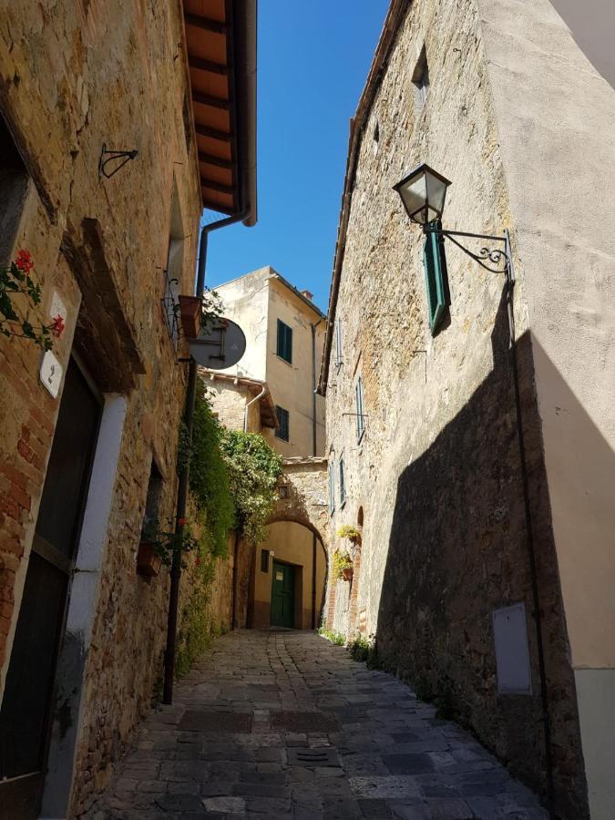 ホテル Dimora In Francigena サン・クイーリコ・ドルチャ エクステリア 写真